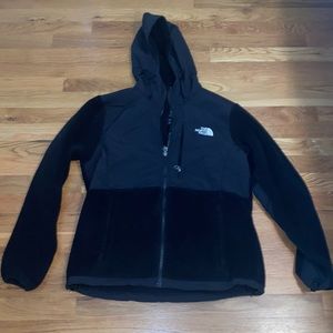 Medium women’s The North Face Black Zip Up Jacket With Hood